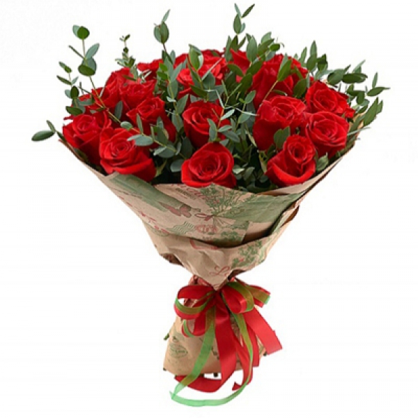 A Stylish Bouquet of 15 Red Roses for Your Loved Ones