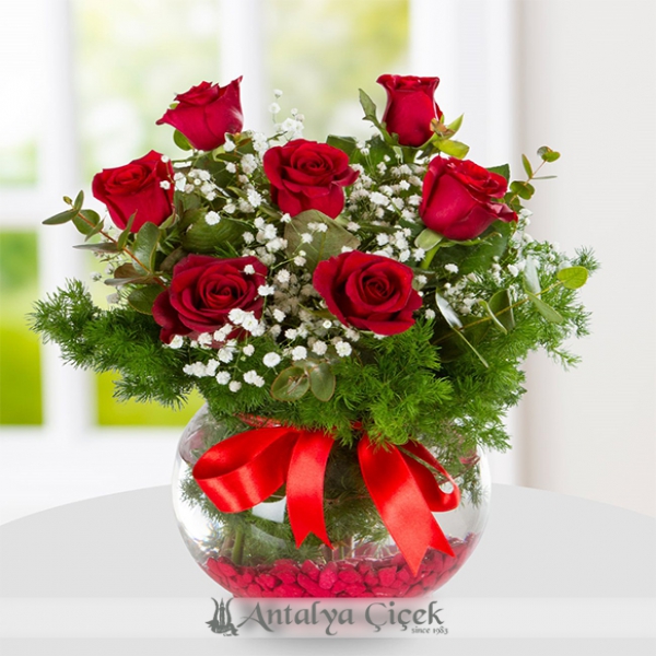 rose bouquet in aquarium vase Resim 1