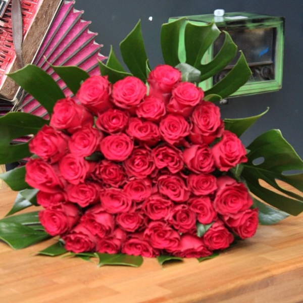 51 Imported Roses Bouquet Resim 1